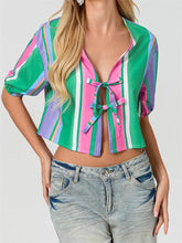 Bluse mit Schlitz und Puffärmeln zum Binden